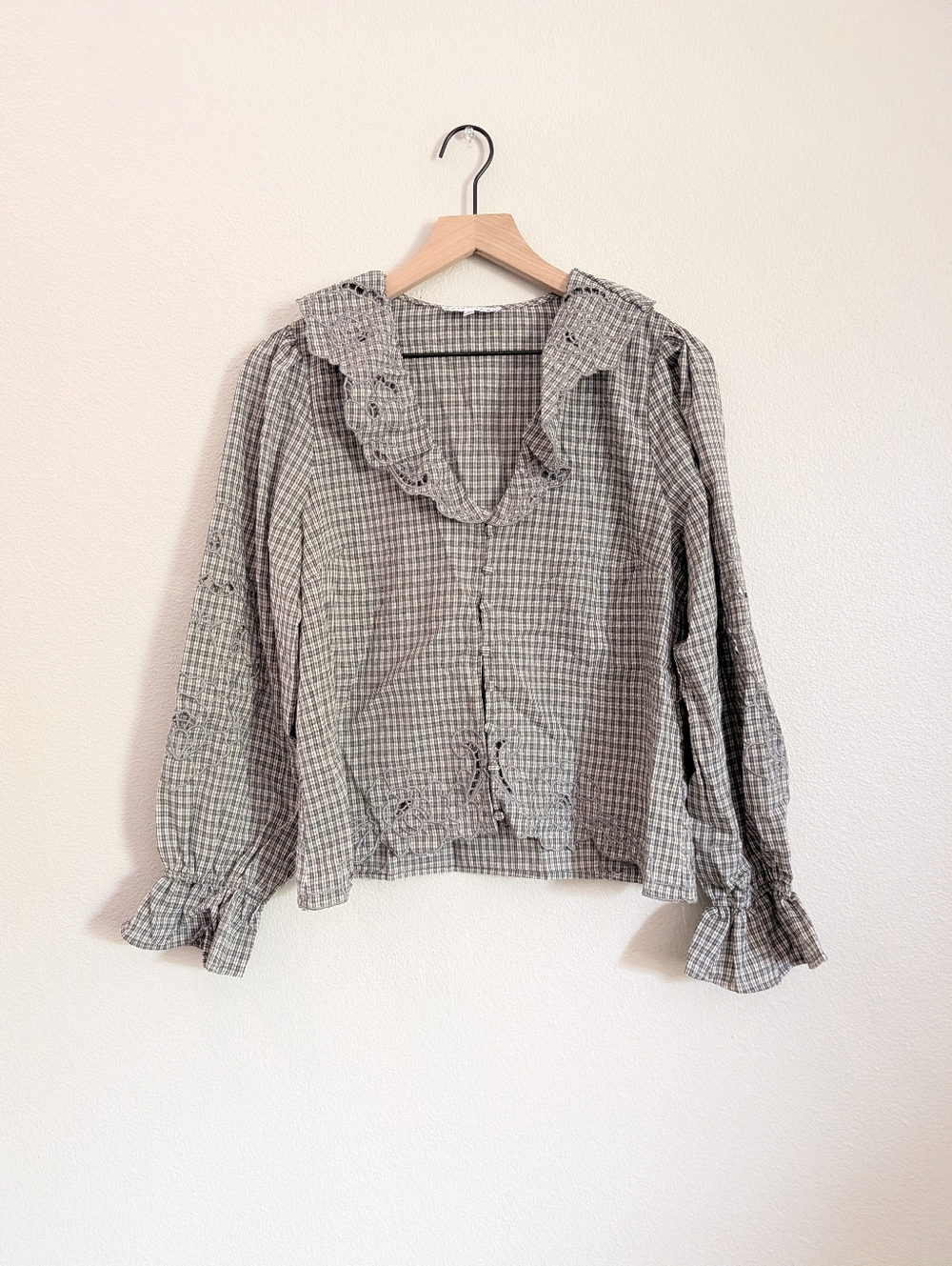 RAISONNEL Ruffled Embroidered Buttondown Top In Brown Pattern Size Small - Picture 3 of 12